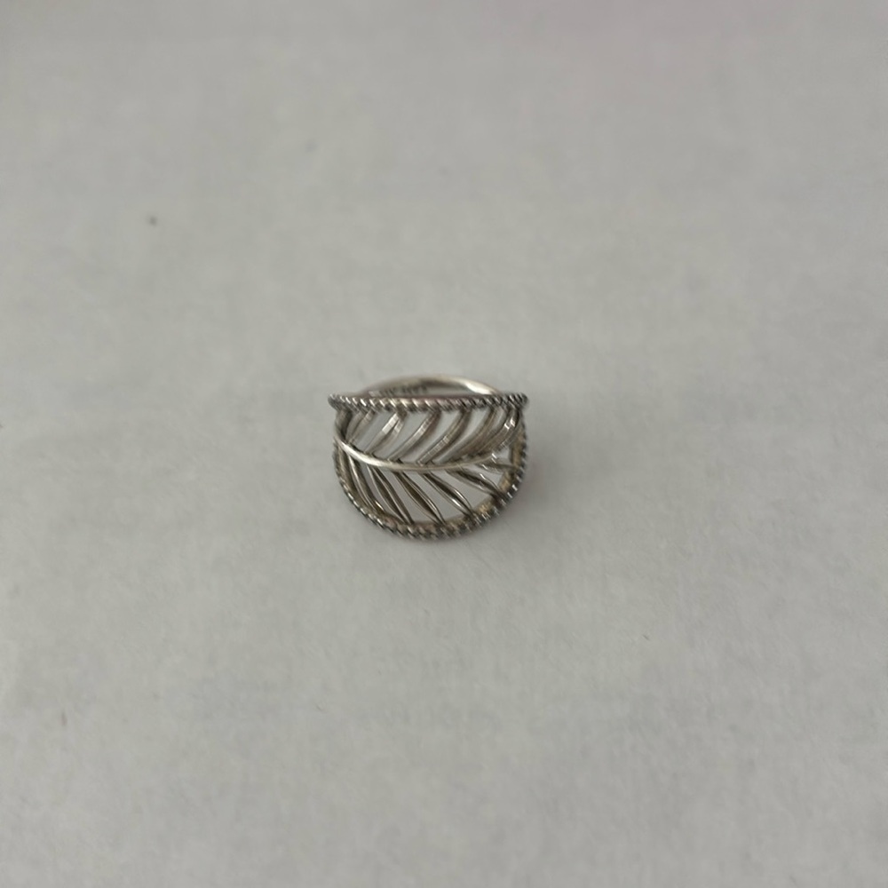 Pandora Feather Ring size 52